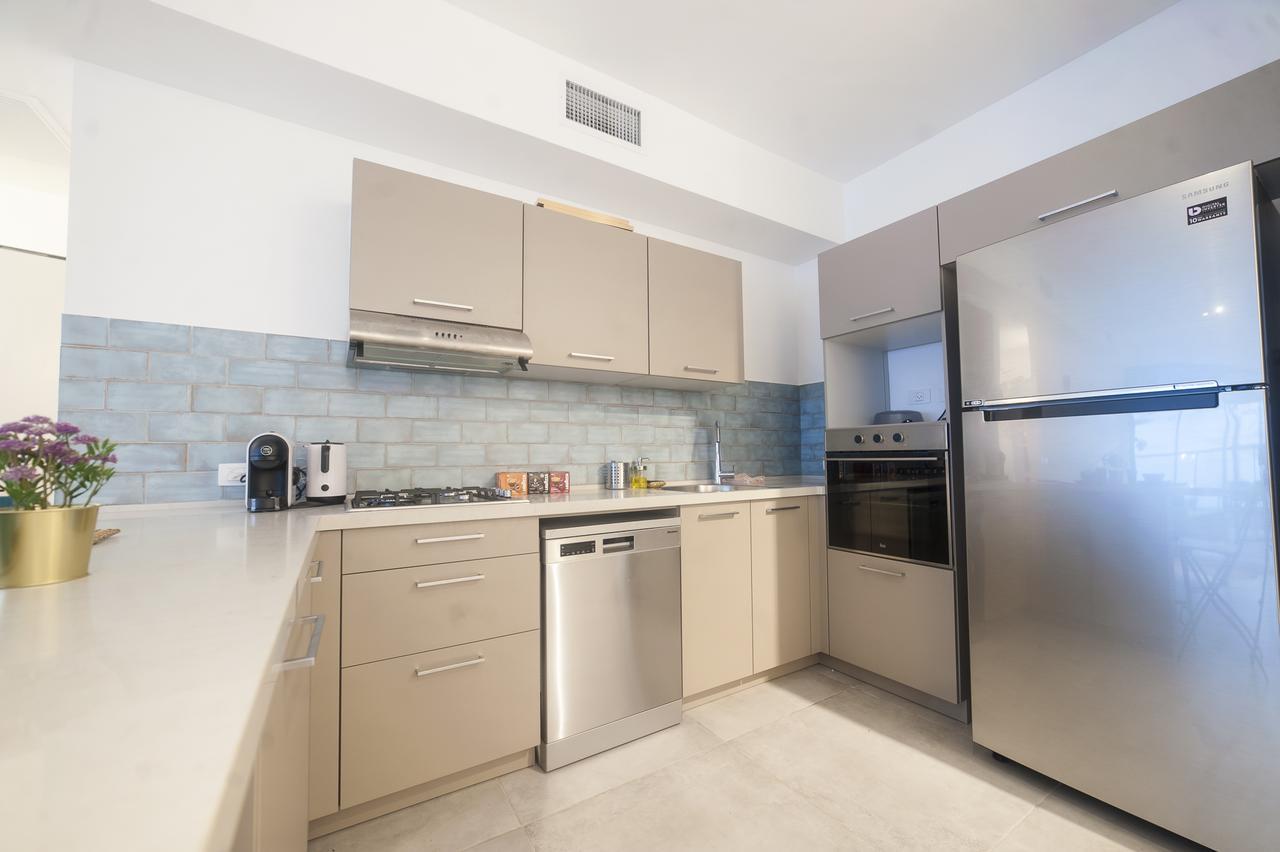 Luxury 2 Bedrooms Apartments Rothschild + Balcony Тель-Авив Экстерьер фото