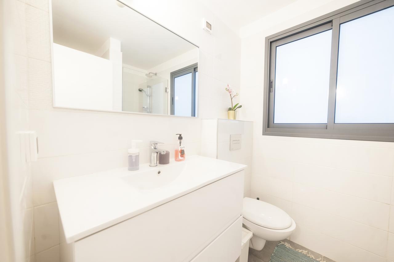Luxury 2 Bedrooms Apartments Rothschild + Balcony Тель-Авив Экстерьер фото
