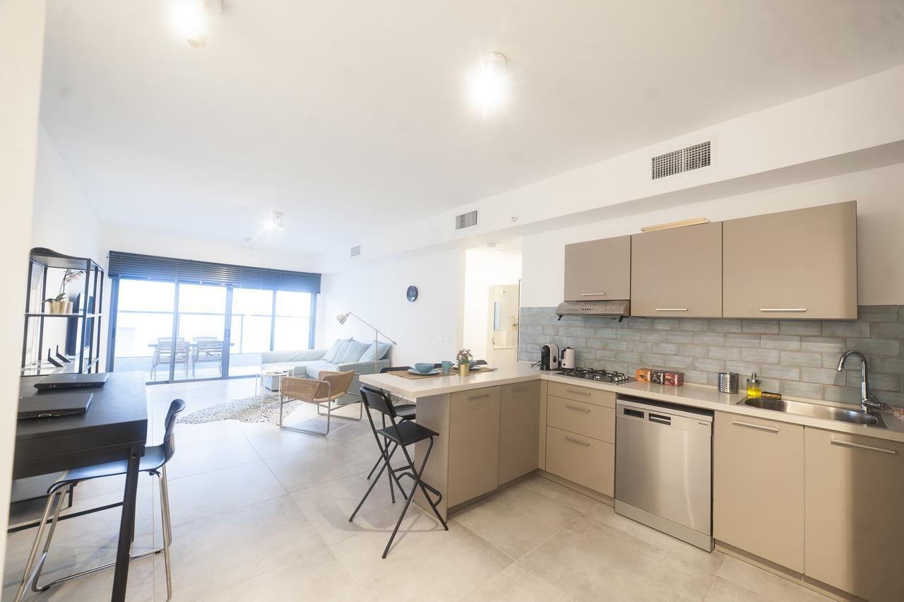 Luxury 2 Bedrooms Apartments Rothschild + Balcony Тель-Авив Экстерьер фото