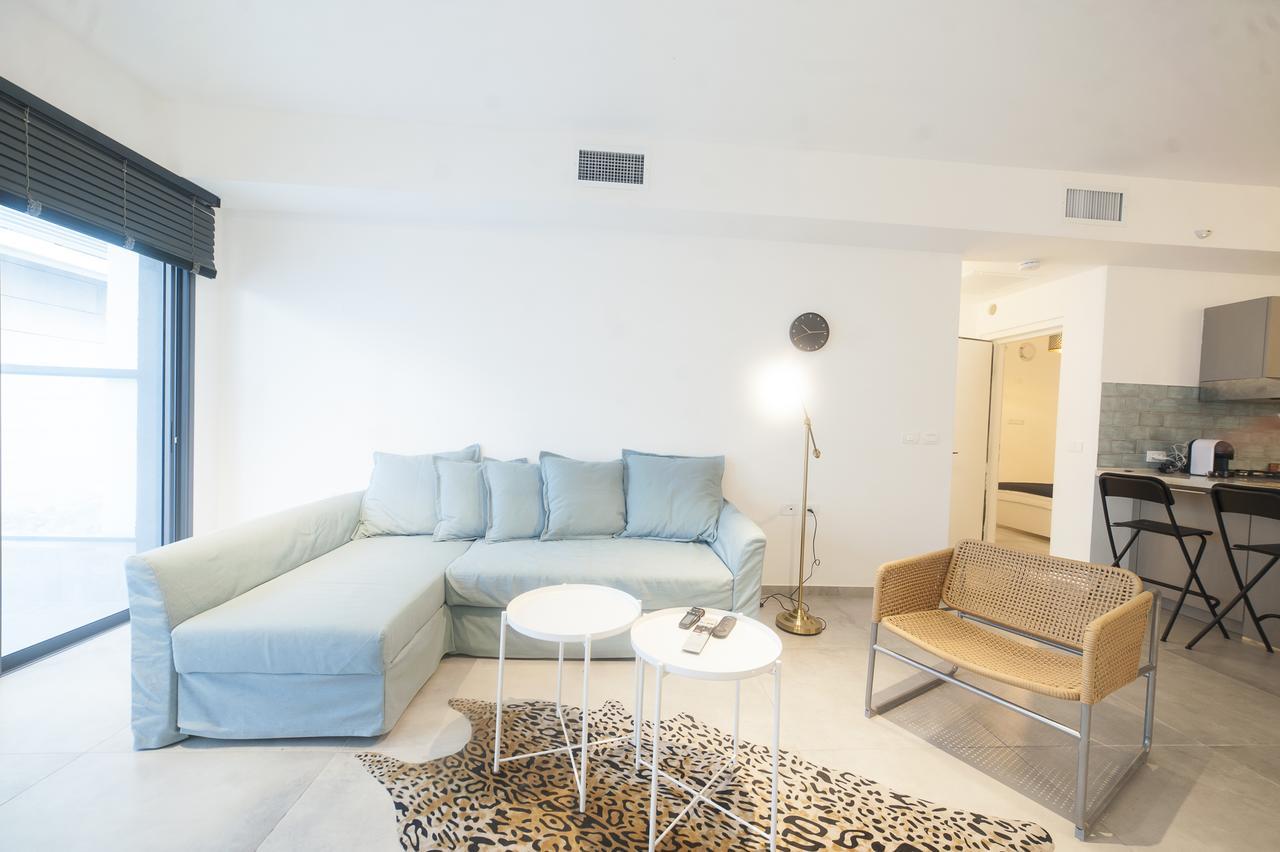 Luxury 2 Bedrooms Apartments Rothschild + Balcony Тель-Авив Экстерьер фото