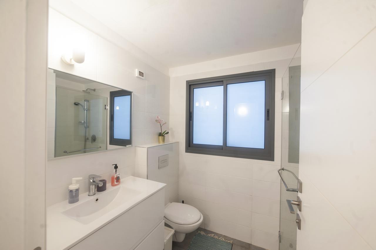 Luxury 2 Bedrooms Apartments Rothschild + Balcony Тель-Авив Экстерьер фото
