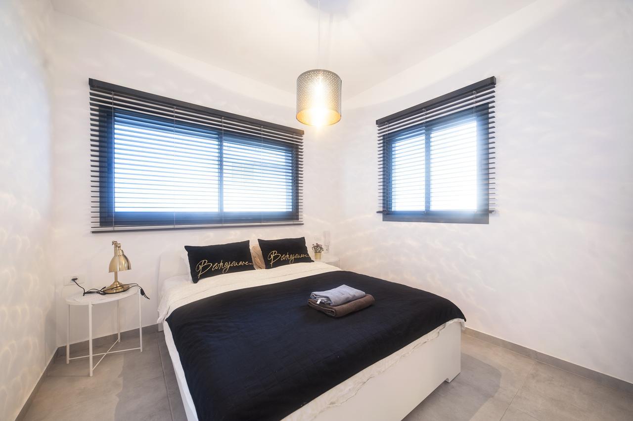 Luxury 2 Bedrooms Apartments Rothschild + Balcony Тель-Авив Экстерьер фото
