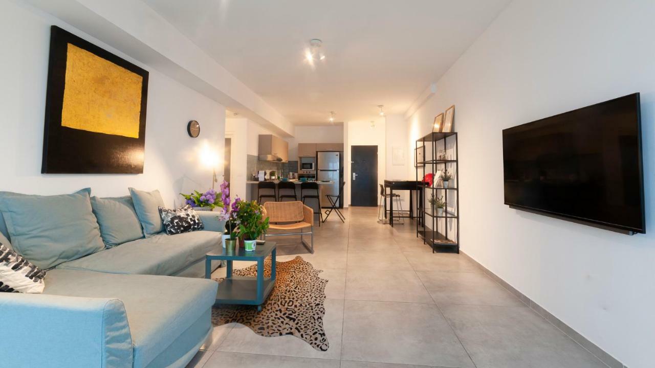 Luxury 2 Bedrooms Apartments Rothschild + Balcony Тель-Авив Экстерьер фото