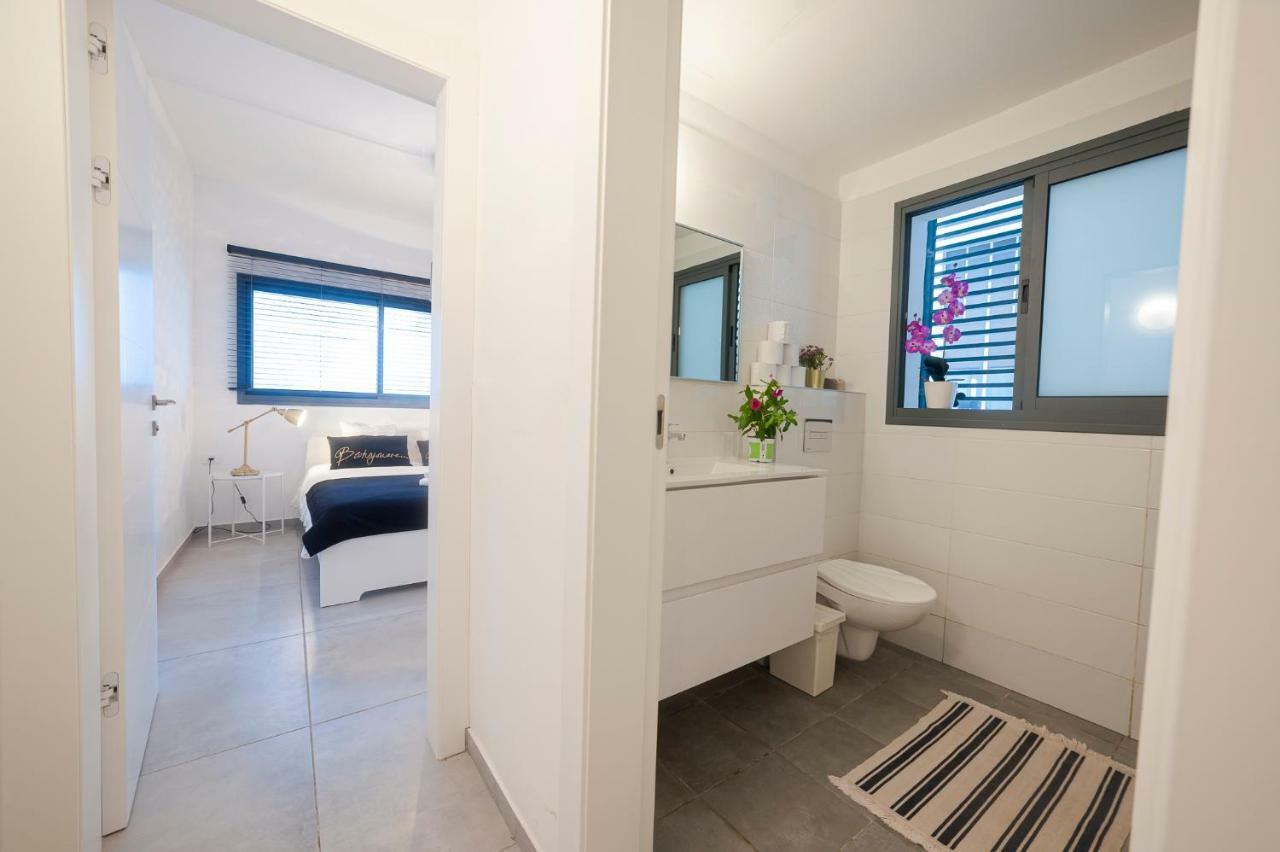 Luxury 2 Bedrooms Apartments Rothschild + Balcony Тель-Авив Экстерьер фото
