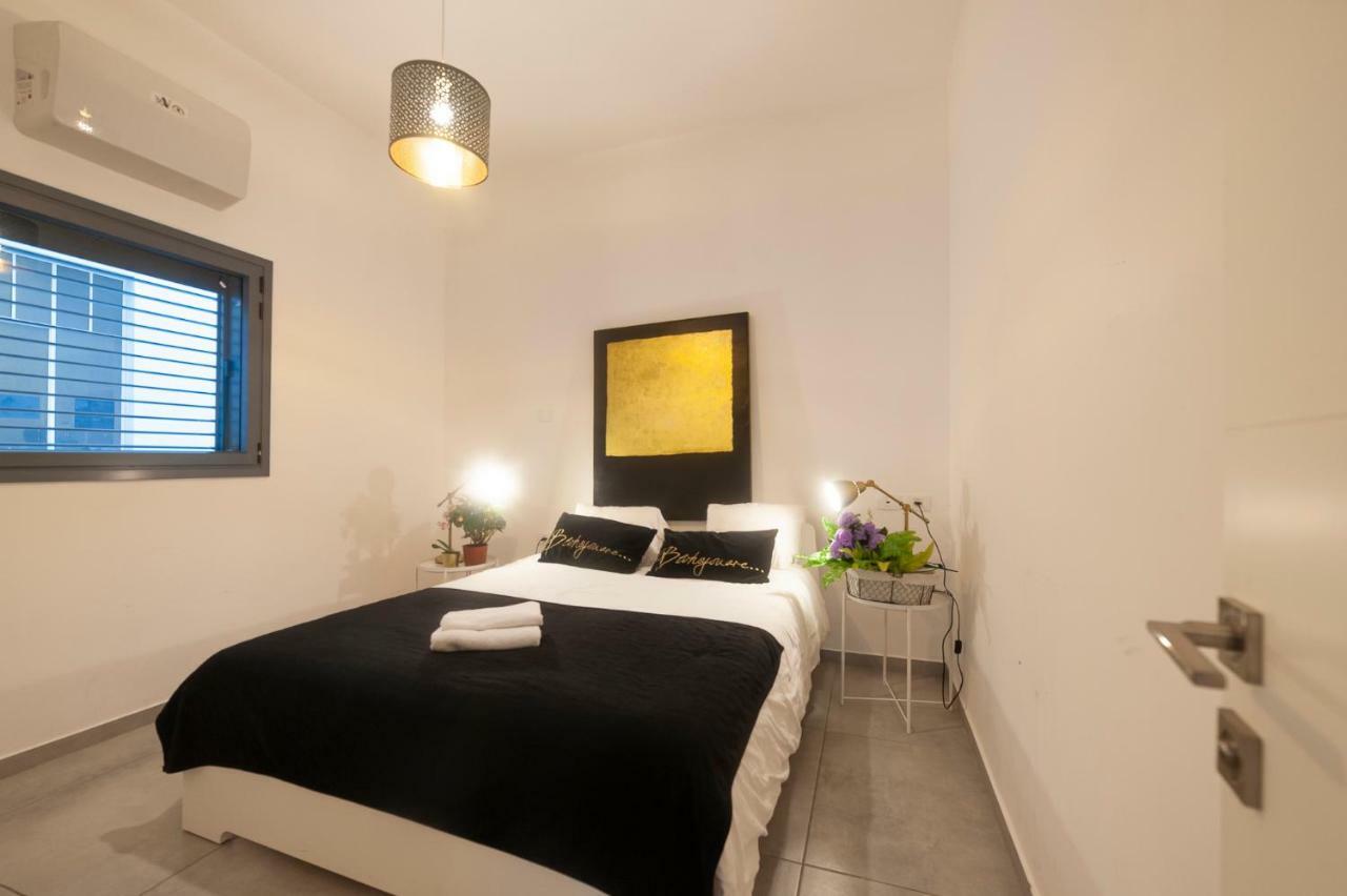Luxury 2 Bedrooms Apartments Rothschild + Balcony Тель-Авив Экстерьер фото