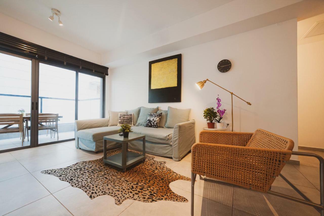 Luxury 2 Bedrooms Apartments Rothschild + Balcony Тель-Авив Экстерьер фото