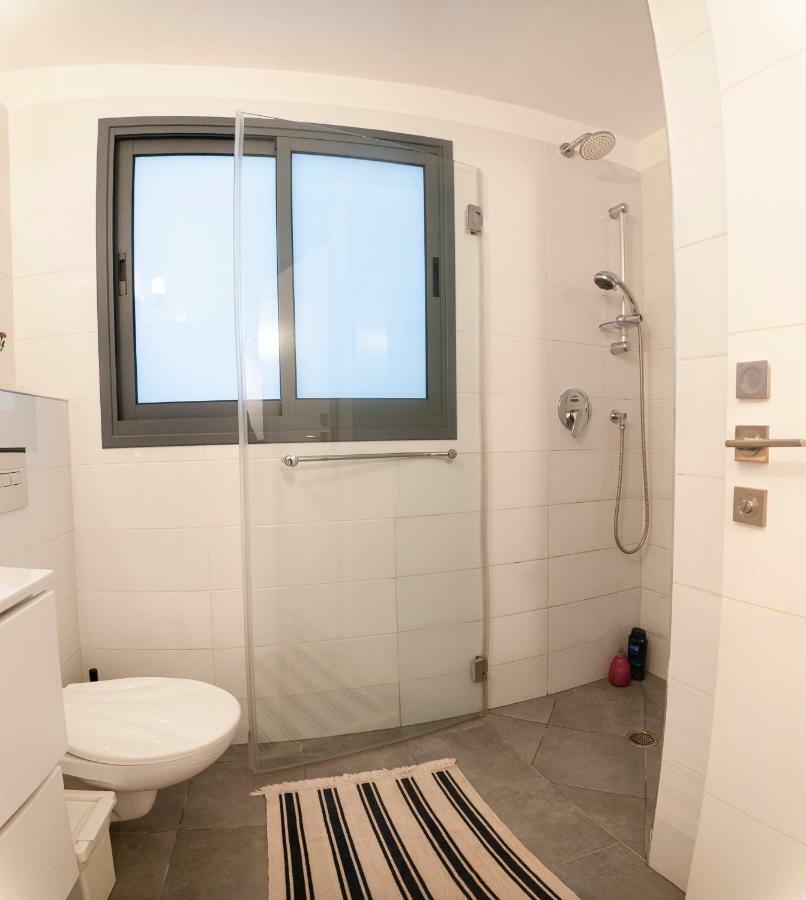 Luxury 2 Bedrooms Apartments Rothschild + Balcony Тель-Авив Экстерьер фото