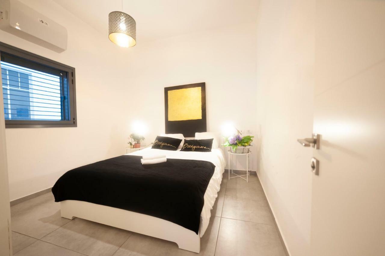 Luxury 2 Bedrooms Apartments Rothschild + Balcony Тель-Авив Экстерьер фото
