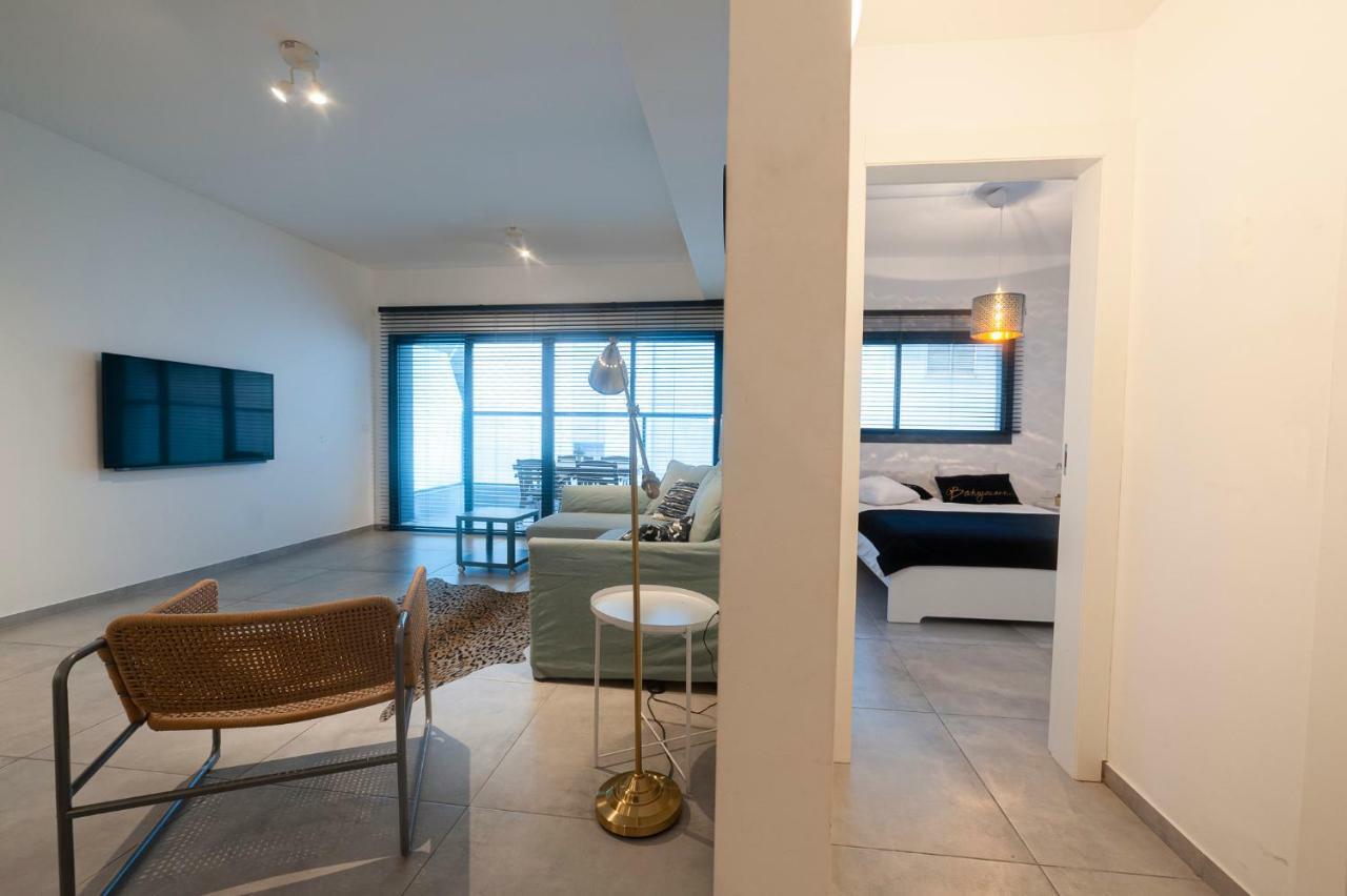 Luxury 2 Bedrooms Apartments Rothschild + Balcony Тель-Авив Экстерьер фото